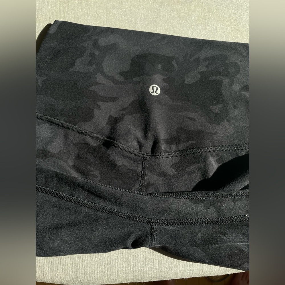 Lululemon Camo Align Leggings - Picture 5 of 6